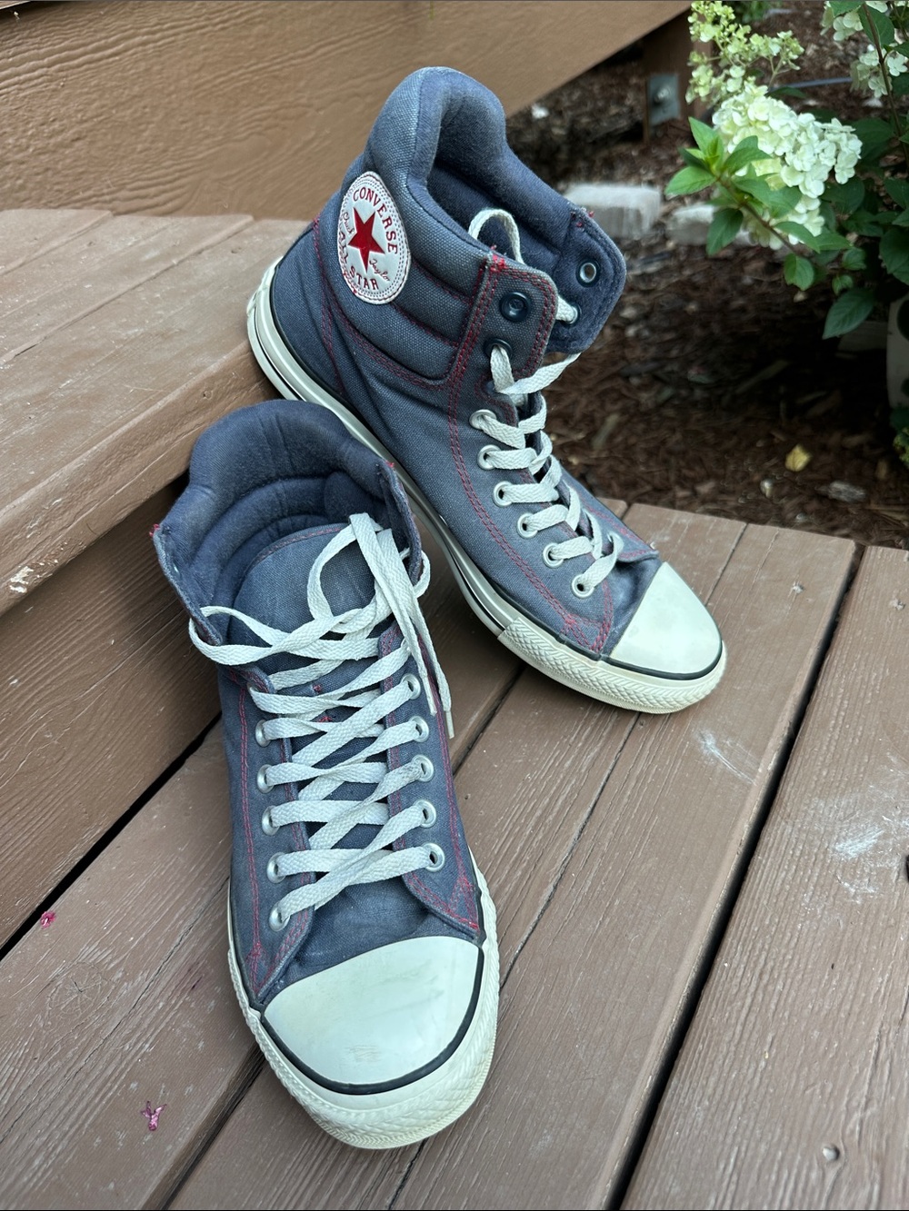 Converse High Top Sneakers in Denim Blue as we with Red Star
